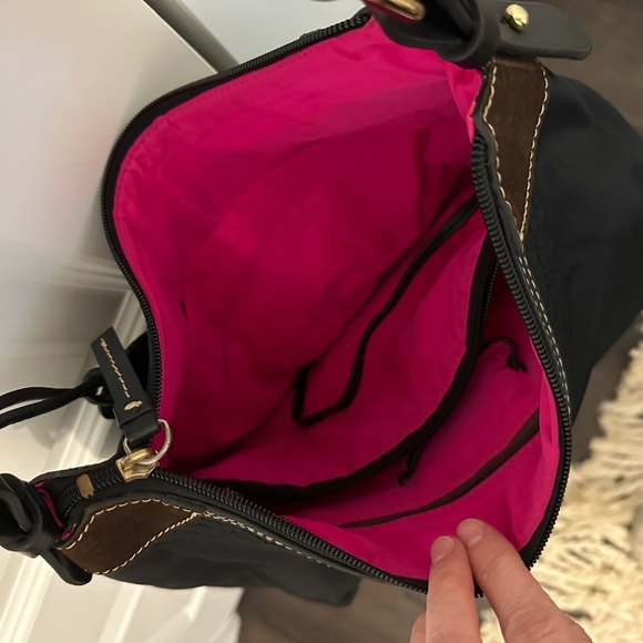 Dooney & Bourke 1975 Black Nylon Hobo Shoulder Bag Handbag Purse Pink Lining - Picture 4 of 4